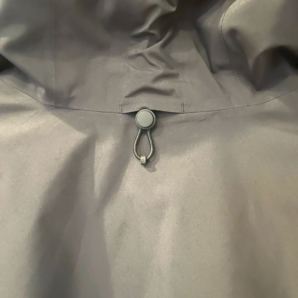 Lululemon Athletica Rain Rebel Black Trench, Size 6 - Picture 11 of 16